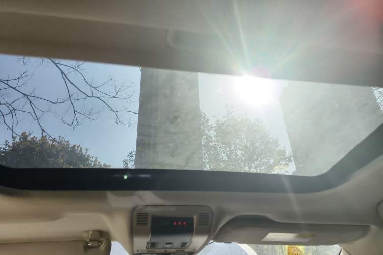 Used Qoros 3 2015 Urban SUV 1.6T Automatic Xuan Dong Party Edition Headliner