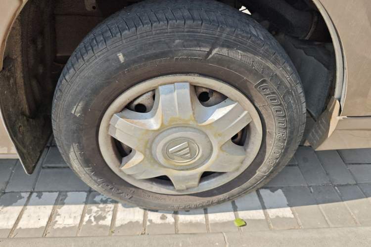 Used Foton Scenic G7 2017 2.0L Short-Wheelbase Commercial Van High Roof 4 Seats 4Q20M
