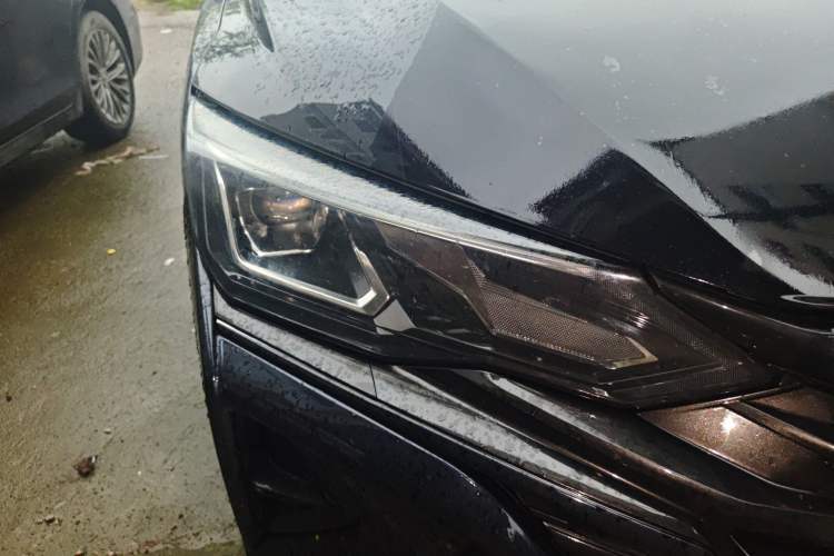 Used Dongfeng Aeolus Yixuan MAX 2021 1.5T Super-Powered Dad Edition Right Front Headlight