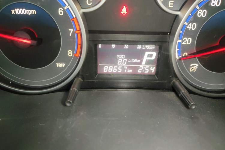 Used Suzuki SX4 2012 1.6L Automatic Ruiqi Model Odometer Close Up