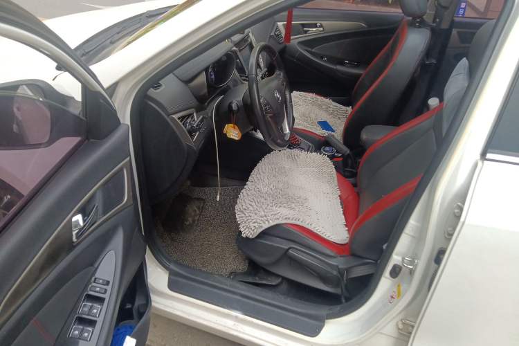 Used CHANGAN Eado 2016 1.6L Automatic Junku Model Driver Seat