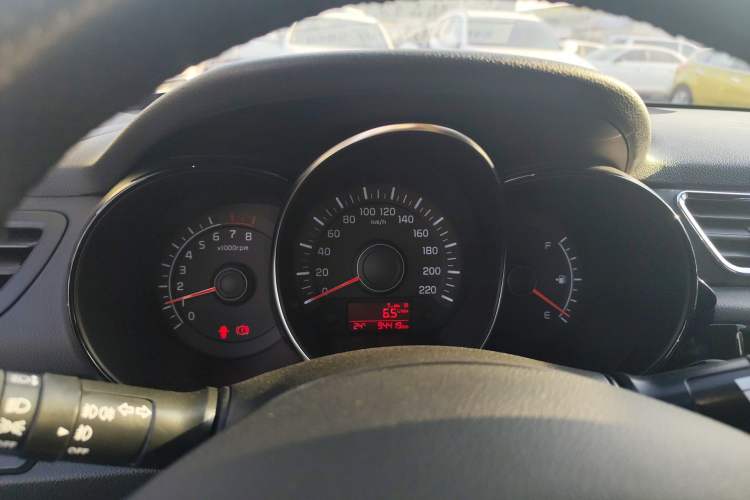 Used Kia K2 2015 Sedan 1.4L MT GLS