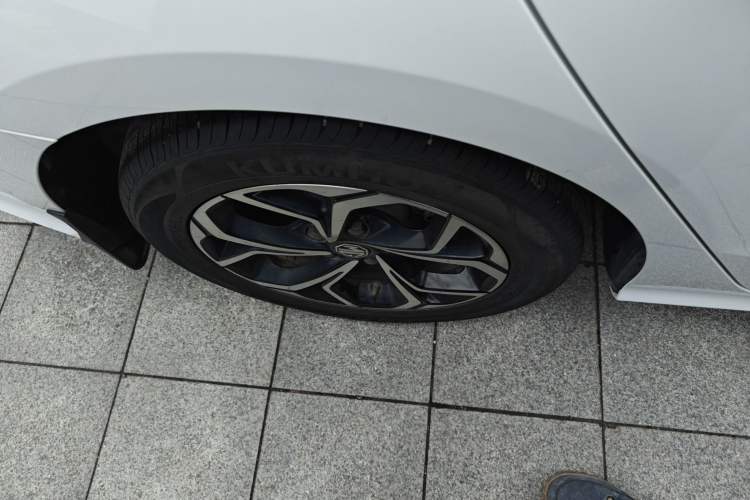 Used MG 5 2022 180 DVVT CVT Youth Luxury Edition