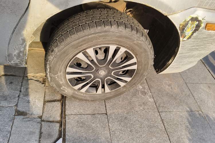 Used FORTHING Lingzhi 2013 M3 1.6L 7-seat Standard Model