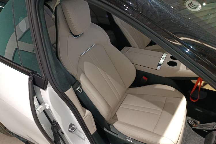 Used Xiaomi Auto YU7 2025 Ultra-Long Range High-Performance All-Wheel-Drive Max Edition
