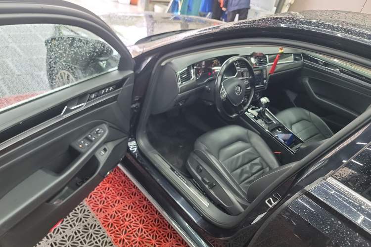 Used Volkswagen Phideon 2016 380TSI Two-Wheel-Drive Luxury Edition
