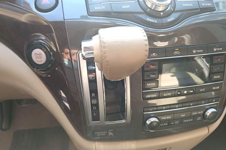 Used Nissan Quest 2015 3.5L SL
