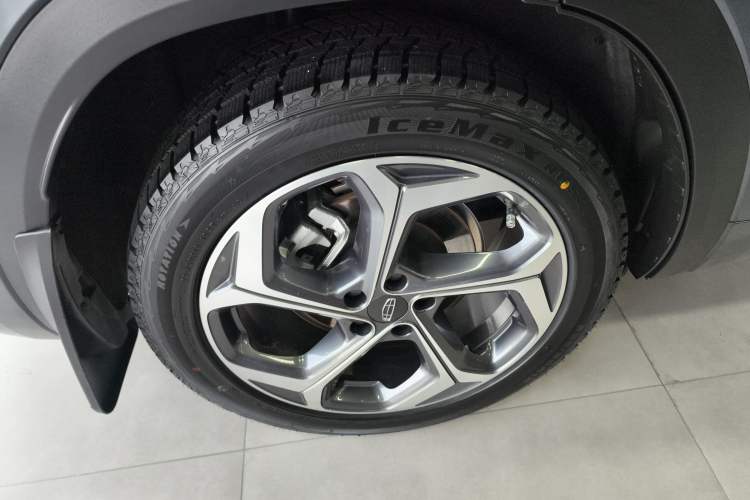 Used Geely Auto Monjaro L 2024 2.0TD DCT EVO Two-Wheel Drive Long-Range Version Right Rear Wheel Hub