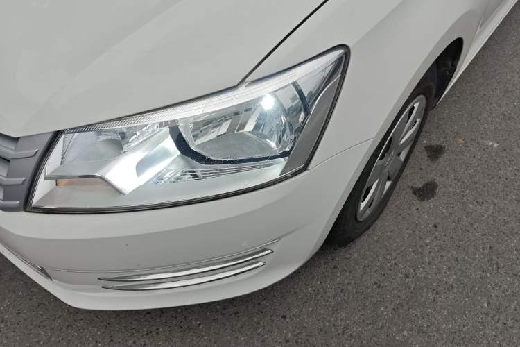 Used Volkswagen Santana 2015 1.6L Automatic Fashion Edition