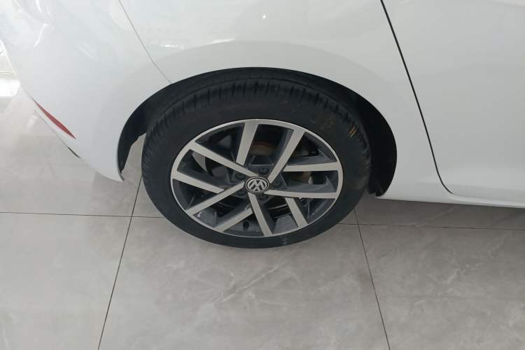 Used Volkswagen Golf 2018 230TSI Automatic Luxury Version
