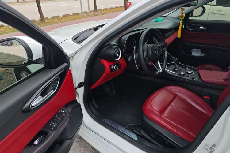 Used Alfa Romeo Giulia 2017 2.0T 280HP Luxury Edition