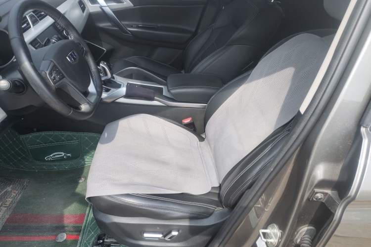 Used Geely Auto Emgrand X7 Sport 2020 1.8TD DCT Two-Wheel Drive Smart Connect 4G-Enabled Version
