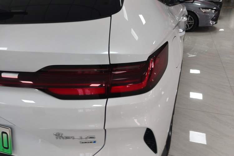 Used BYD Song PLUS New Energy 2025 DM-i Smart Drive 112KM Prestige Model Right Rear Taillight