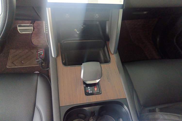 Used Land Rover Discovery Sport 2024 Performance Tech Edition
