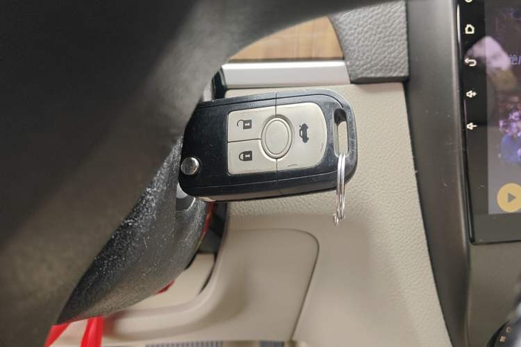 Used Buick Excelle 2015 1.5L Automatic Classic Model
