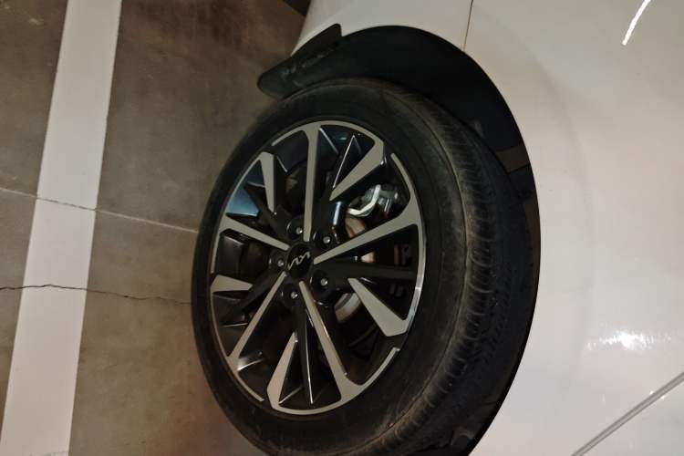 Used Kia K3 2021 Revised 1.5L CVT Fashion Edition Exterior 5