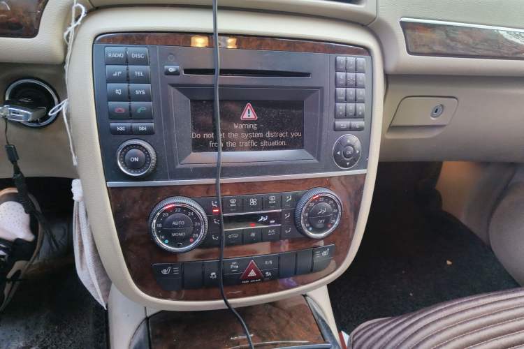 Used Mercedes-Benz R-Class 2011 R 300 L Business Model