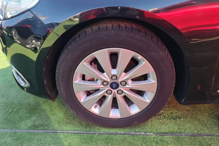 Used Ford Taurus 2016 EcoBoost 180 Luxury Model
