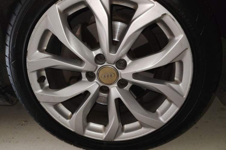 Used Audi A6L 2014 30 FSI Comfort Model Right Front Wheel Hub