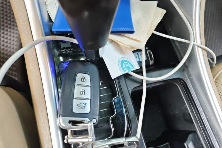 Used Hyundai Sonata 2014 2.0L Automatic Luxury Edition Vehicle Key