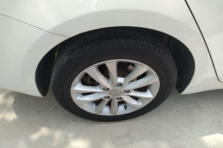 Used Kia K3 2016 1.6L Automatic GLS Right Rear Wheel Hub