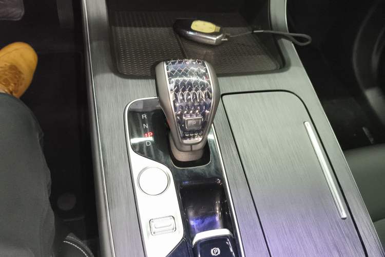 Used GAC Trumpchi GS8 2025 Linghang Series 2.0 TGDI Two-Wheel-Drive Luxury Edition 5 Seats
