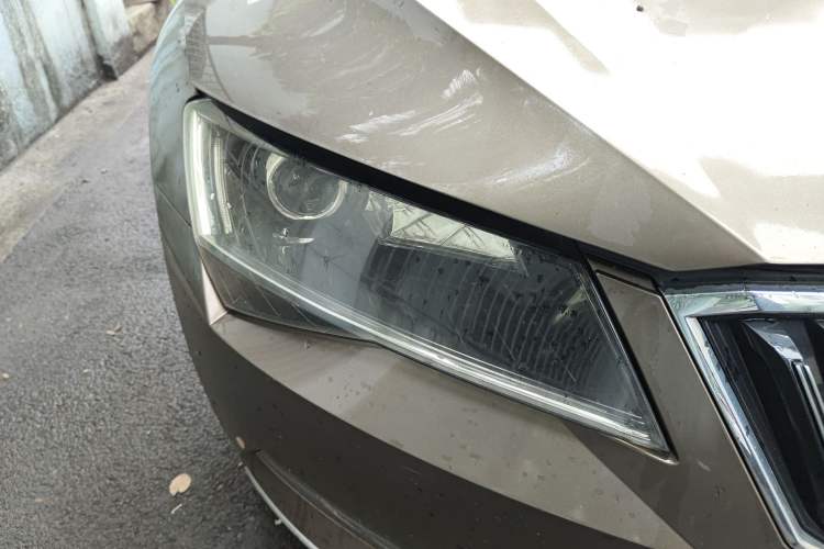 Used Skoda Superb 2018 TSI280 DSG Comfort Edition China V Standard Right Front Headlight