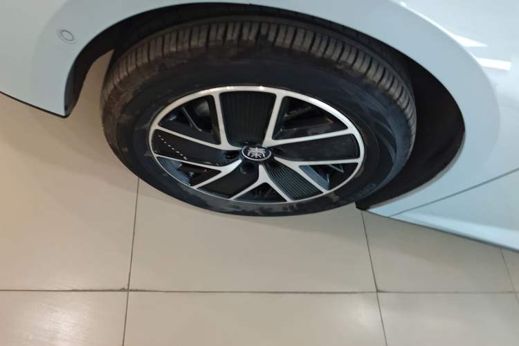 Used BYD Qin L 2025 DM-i Smart Drive 120KM Superior Model