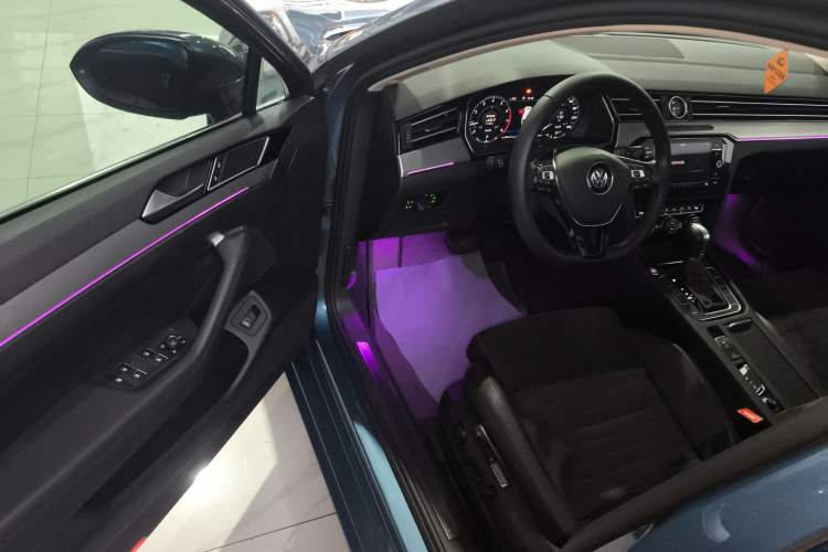 Used Volkswagen Variant 2018 380TSI Two-Wheel Drive Comfort Edition
