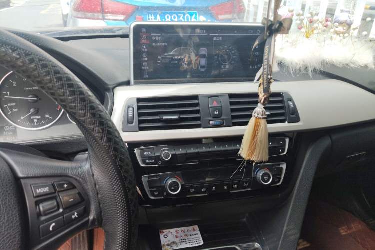 Used BMW 3 Series 2016 320Li Ambition Model
