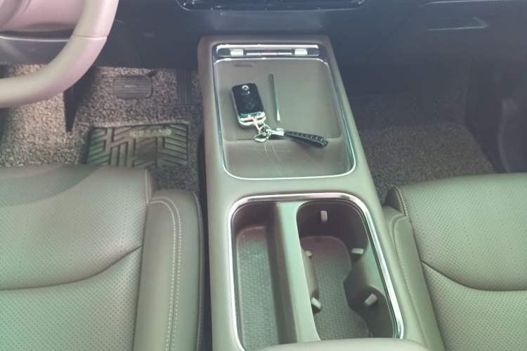 Used Wuling Wuling Starlight 730 2025 Model Plug-in Hybrid 125km Luxury Edition