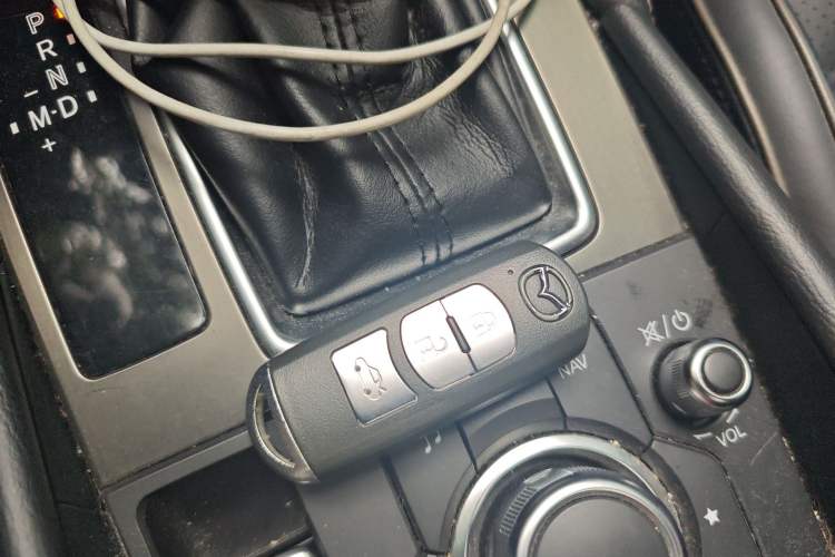 Used Mazda Atenza 2018 2.5L Blue Sky Prestige Edition China VI compliant Vehicle Key