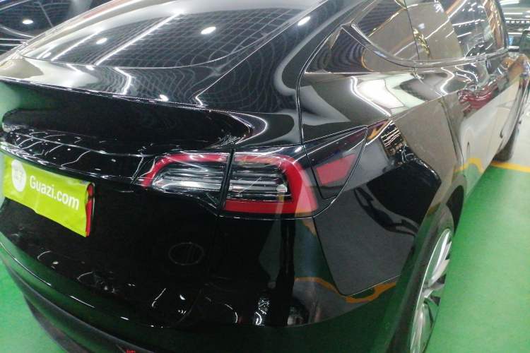 Used Tesla Model Y 2023 Long-Range All-Wheel-Drive Version
