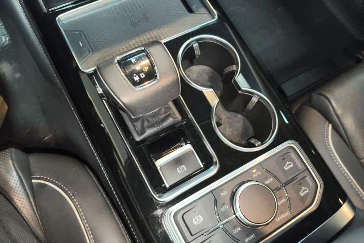 Used Hongqi HS7 2021 3.0T Automatic All-Wheel Drive Smart Connect Flagship Edition Gear Lever