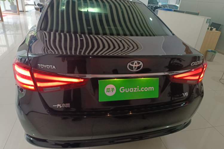 Used Toyota Crown 2015 2.5L Smart Edition
