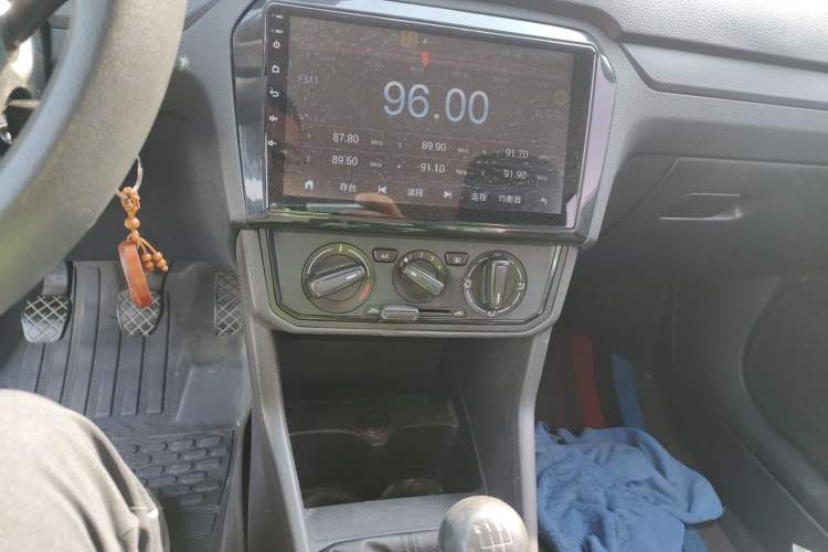 Used Volkswagen Jetta 2019 Dream Edition 1.4L Manual Fashion Version Audio And AC Panel