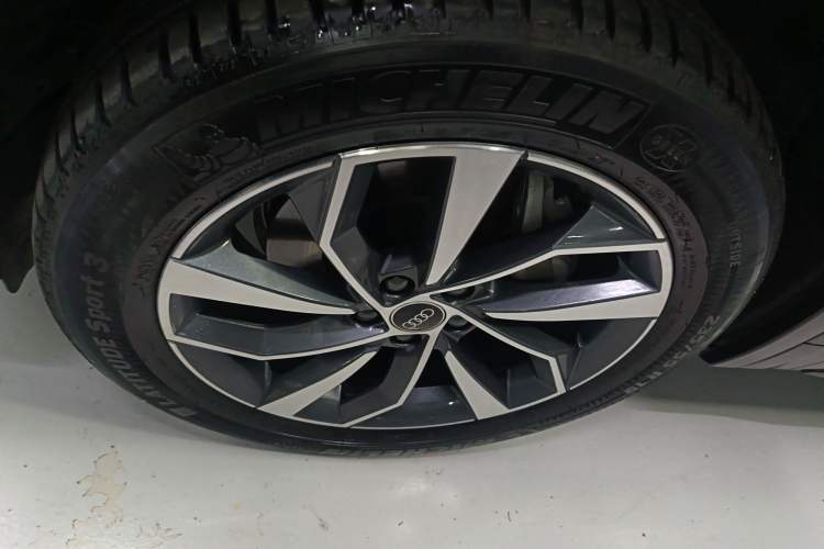 Used Audi Q5L 2023 40T Luxury Dynamic Model