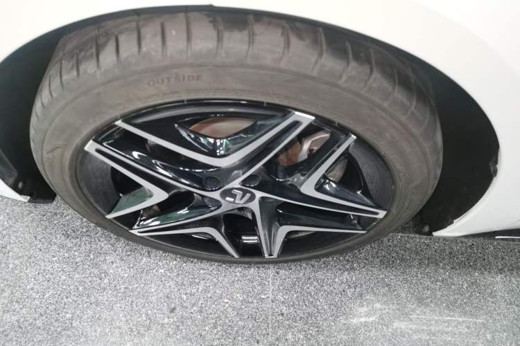 Used Rising F7 2023 Long-Range Edition Exterior 4