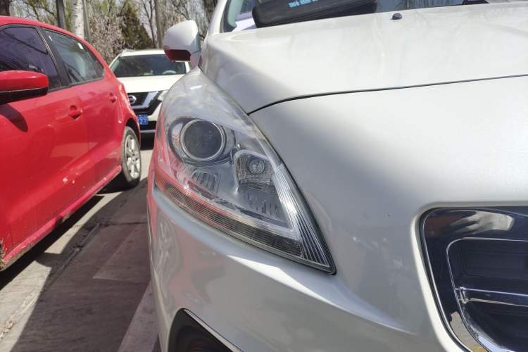 Used Peugeot 3008 2013 1.6THP Roland Garros Edition Right Front Headlight