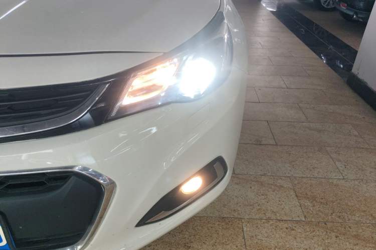 Used Chevrolet Malibu 2017 1.5T Automatic Luxury Edition Left Front Headlight