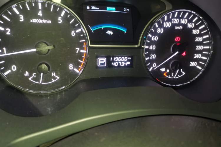 Used Nissan Teana 2016 2.0L XL Comfort Edition Odometer Close Up