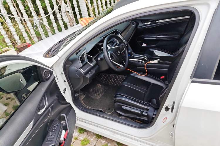 Used Honda Civic 2016 220TURBO CVT Luxury Edition
