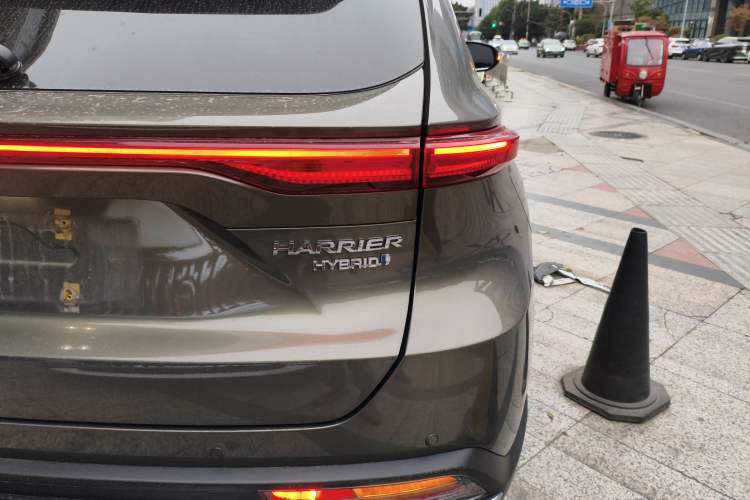 Used Toyota Harrier 2022 Dual-Engine 2.5L CVT Four-Wheel Drive Flagship Edition