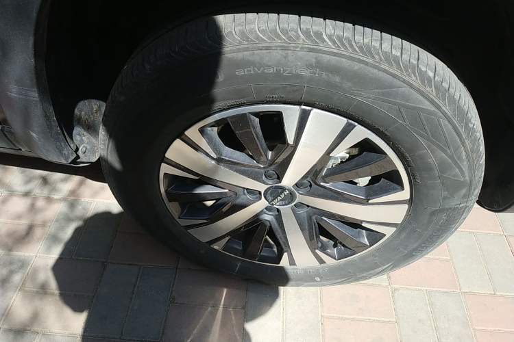 Used Haval DARGO 2022 1.5T DCT Two-Wheel Drive Labrador Edition Right Front Wheel Hub
