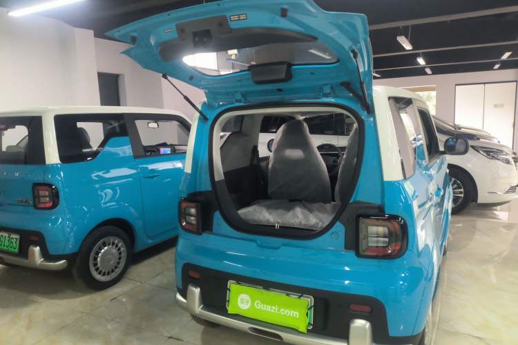 Used Livan Blue Balloon 2025 Model Dynamic Version Trunk