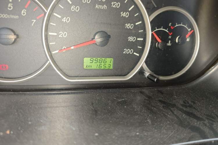 Used Wuling Hongguang 2015 1.2L S Base Model China V Standard Odometer Close Up