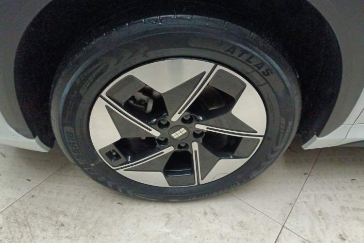 Used Geely Galaxy E5 2024 530km Long-Range Version Left Front Wheel Hub