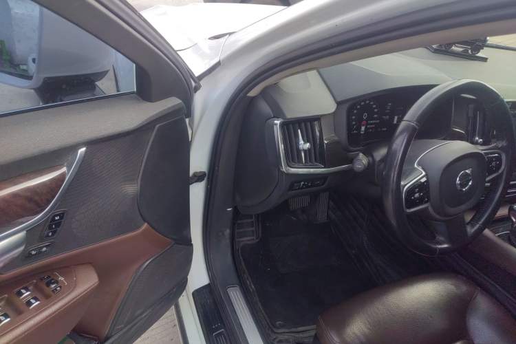Used Volvo S90 2017 T4 Zhiyuan Edition