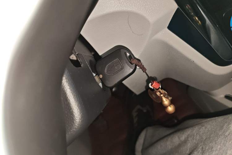 Used Jinbei New Hiace S 2023 1.5L Wealth Edition Van 2/5-Seater Non-Air-Conditioned Version SWC15M
