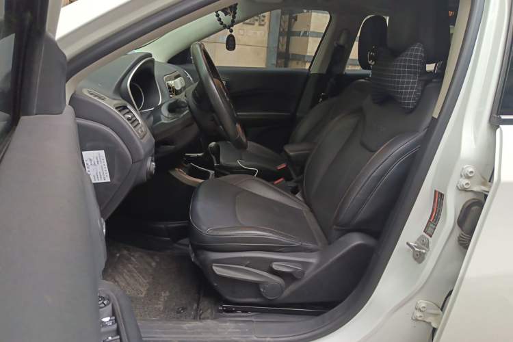 Used Jeep Compass 2017 200T Automatic Family Edition
